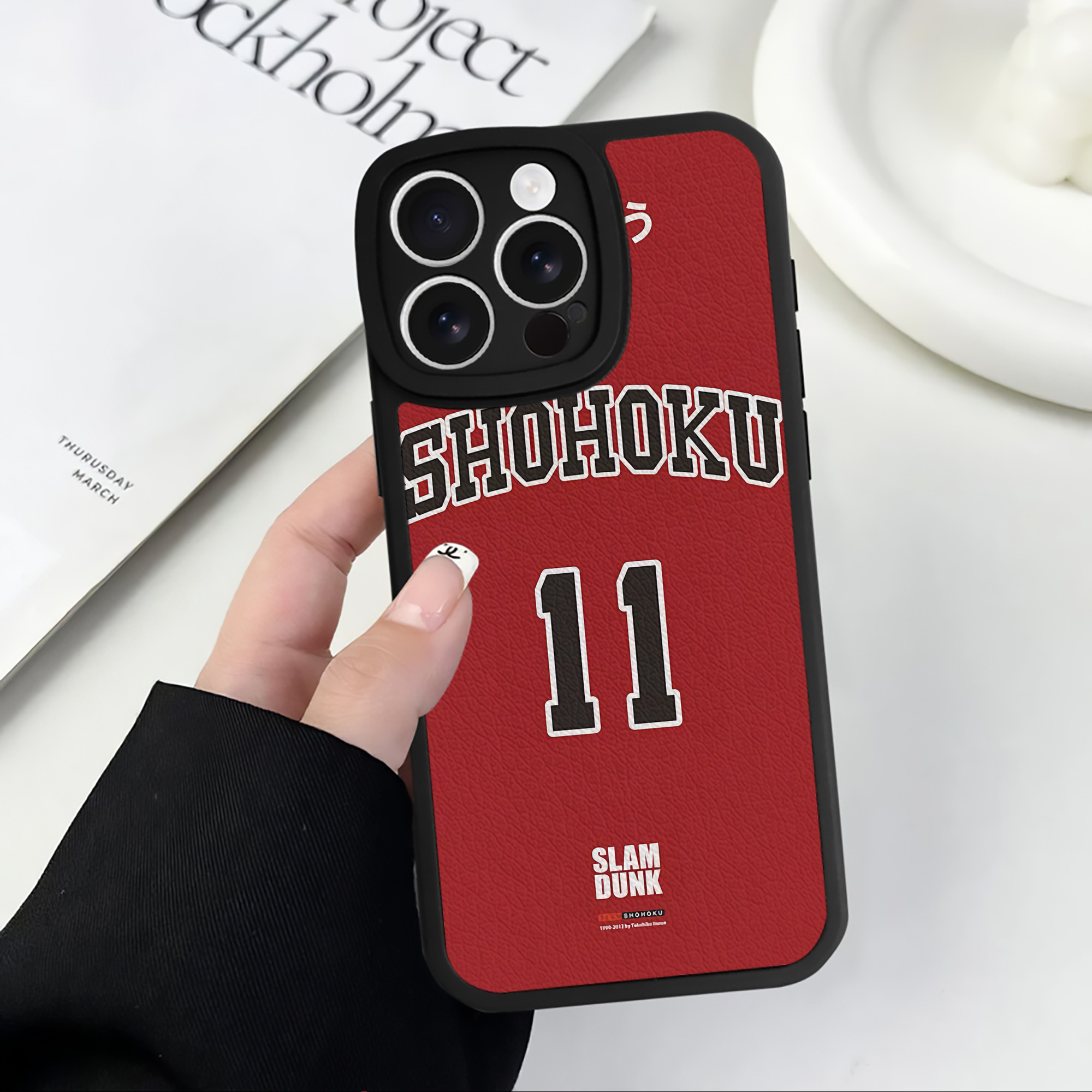 SLAM DUNK／スラムダンク 【iPhone 16シリーズ対応】シリコンスマホケース（レザー調） 材質：シリコン