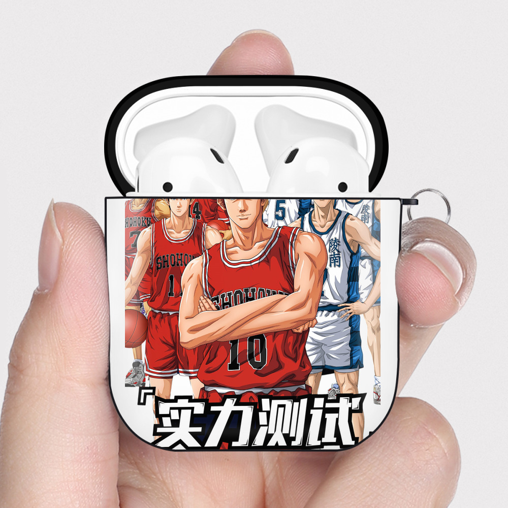 （画像用） SLAM DUNK／スラムダンク AirPods 第2世代保護ケース ハードシェル ブラック 耐衝撃・防指紋・カラビナ付き