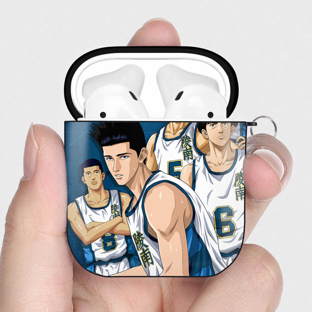 （画像用） SLAM DUNK／スラムダンク AirPods 第2世代保護ケース ハードシェル ブラック 耐衝撃・防指紋・カラビナ付き