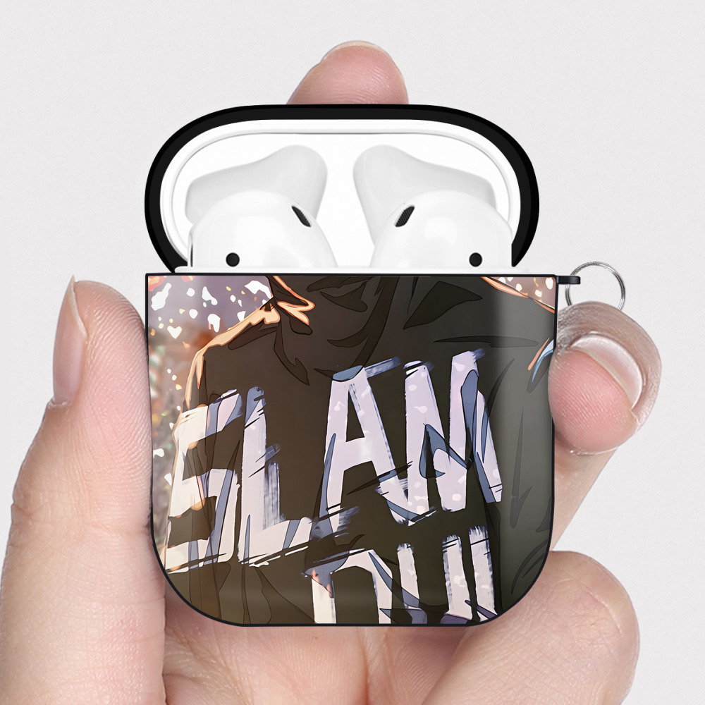 （画像用） SLAM DUNK／スラムダンク AirPods 第2世代保護ケース ハードシェル ブラック 耐衝撃・防指紋・カラビナ付き