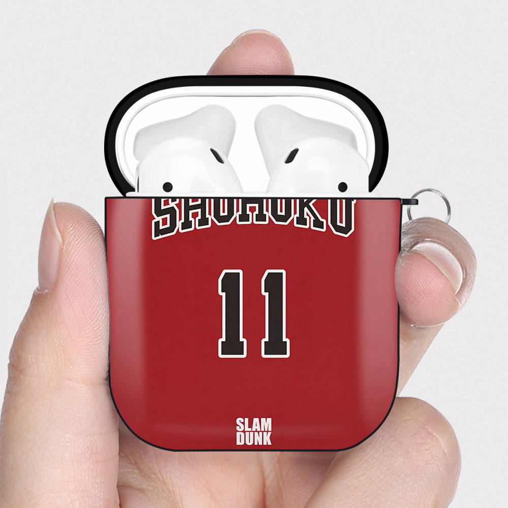 （画像用） SLAM DUNK／スラムダンク AirPods 第2世代保護ケース ハードシェル ブラック 耐衝撃・防指紋・カラビナ付き